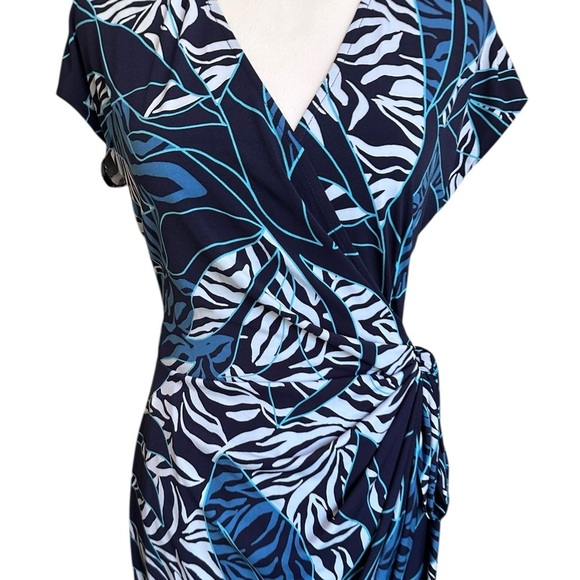 Maggy London Wrapped Around Belted Tie on the Side Size 8 - Picture 5 of 17